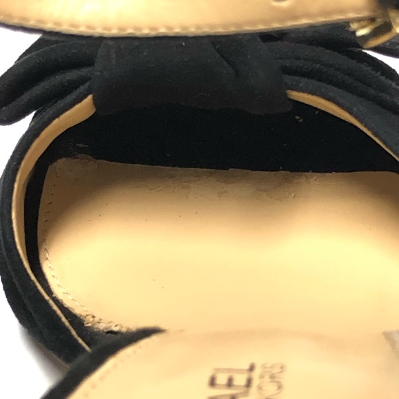 Michael Kors heel sandals. - Picture 7 of 7